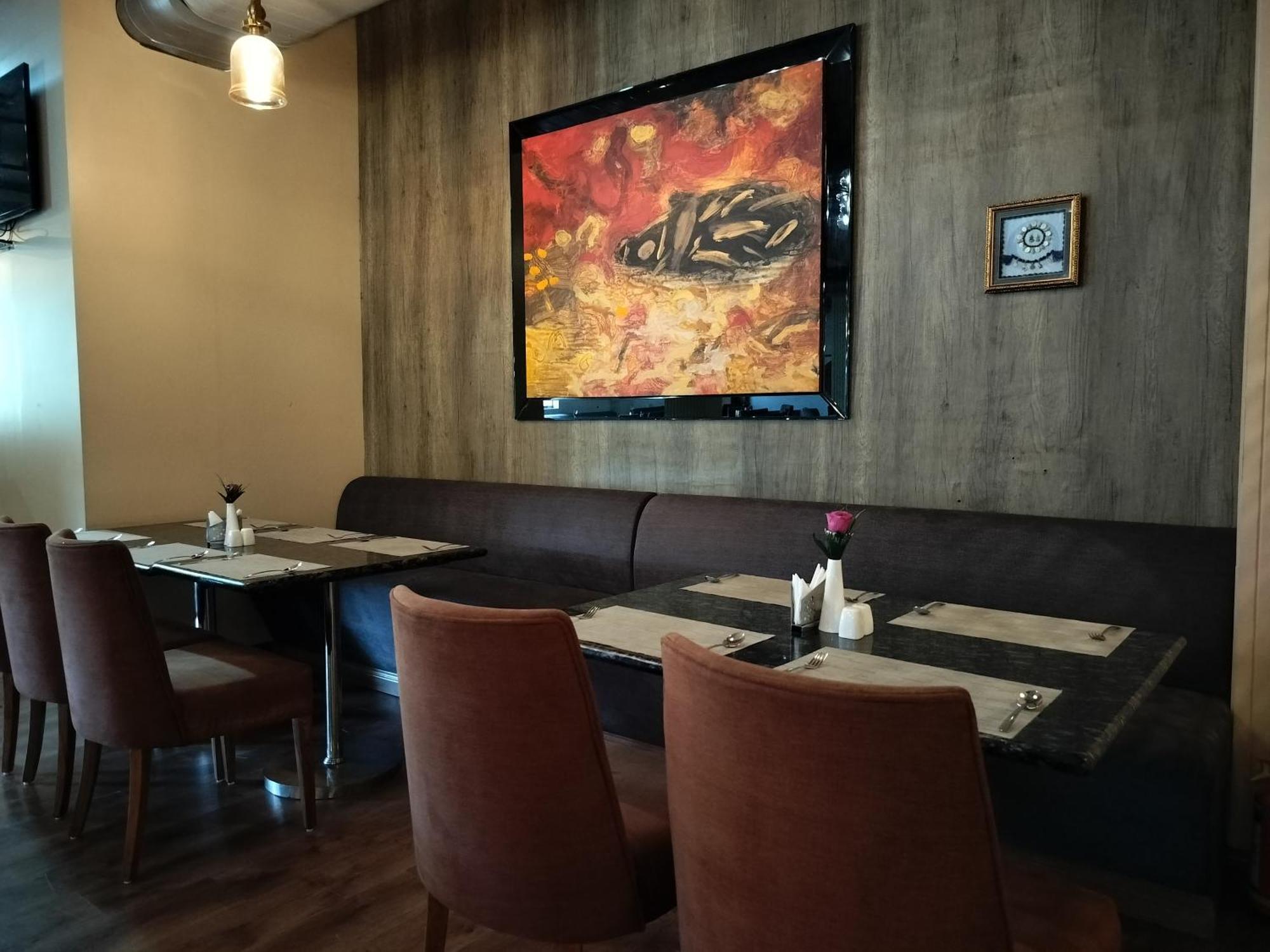 Hotel Luxe Opera Nh8 - 7km From Igi Airport Delhi New Delhi