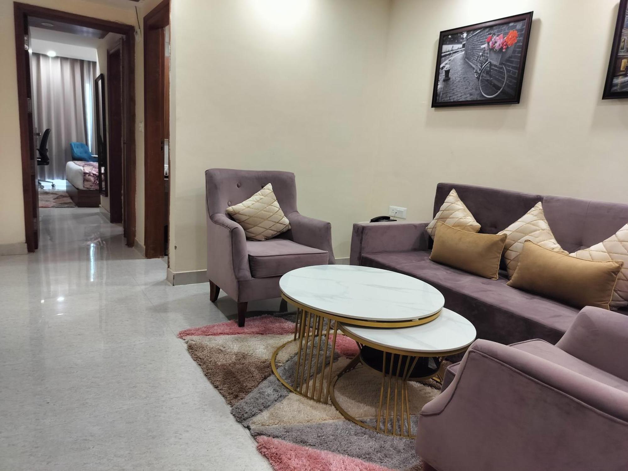Hotel Luxe Opera Nh8 - 7km From Igi Airport Delhi 4*