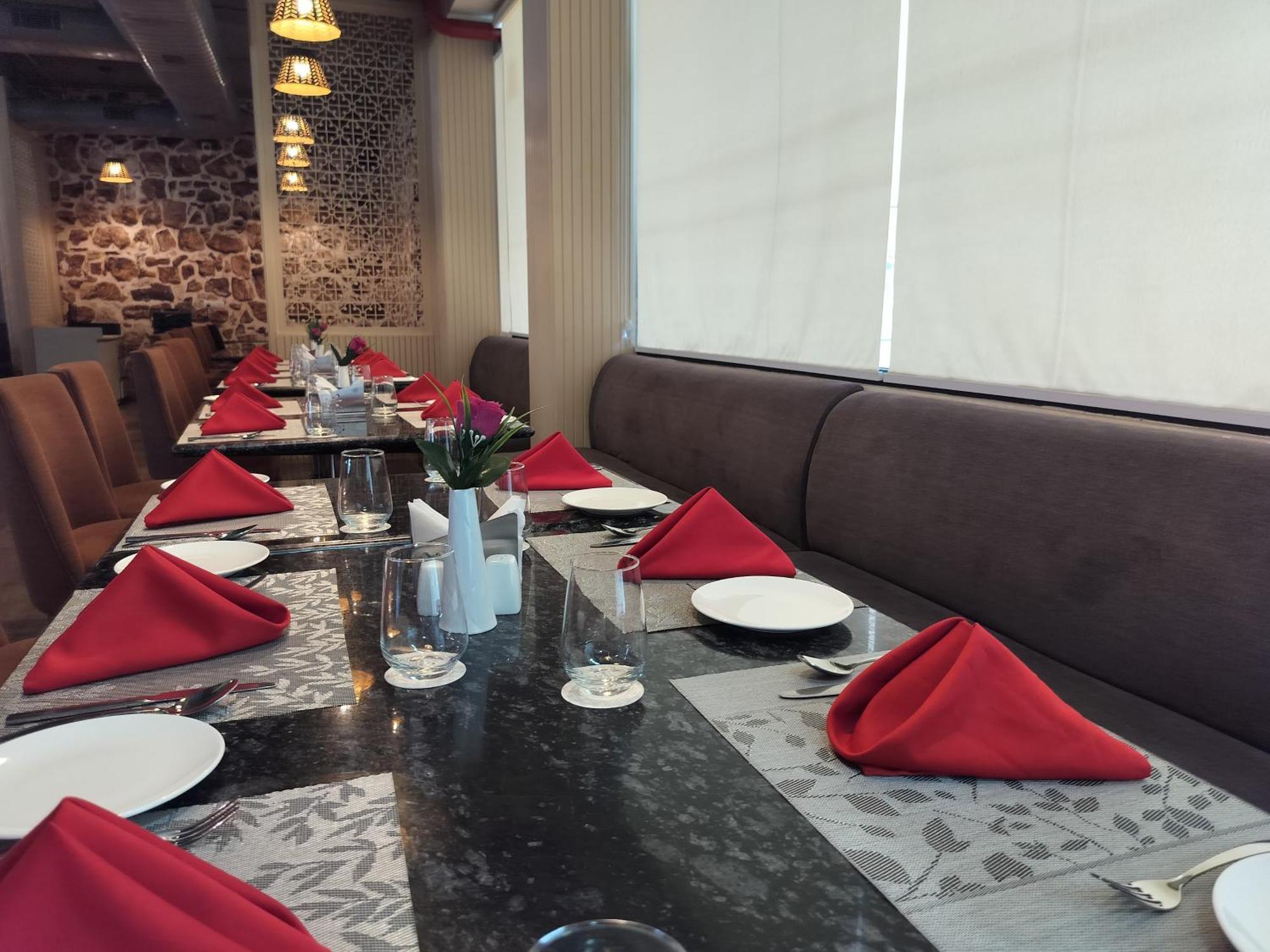 Luxe Opera Nh8 - 7km From Igi Airport Delhi - 